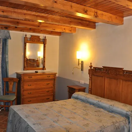 Πανσιόν La Font Os de Civís